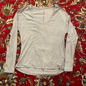 Womens Lululemon shirt.